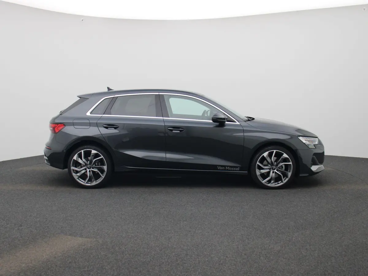 40 TFSI e S edition l Demo l Cruise control l Navigatie l Stoelverwarming l Airco l Elektr. instel. bestuurd.stoel l Ledkoplampen l Apple Carplay / Android Auto l 19" lichtmetalen wielen