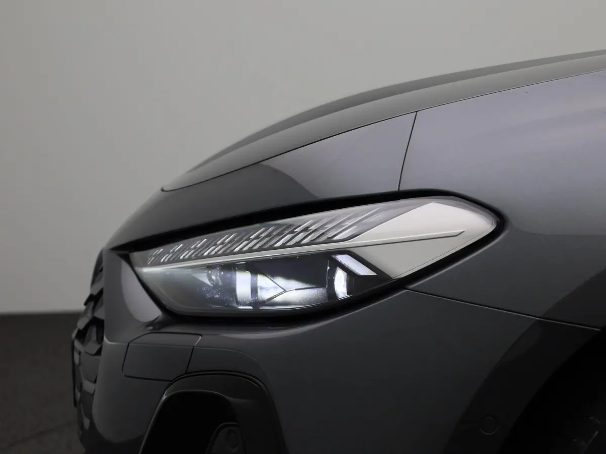 Avant 2.0 quattro S edition l Demo l Adaptive cruise control l Parkeersensoren l Achteruitrijcamera l Verwarmbare voorstoelen l Stoelen voor, elekt. verstelb. l Navigatie l Apple Carplay / A