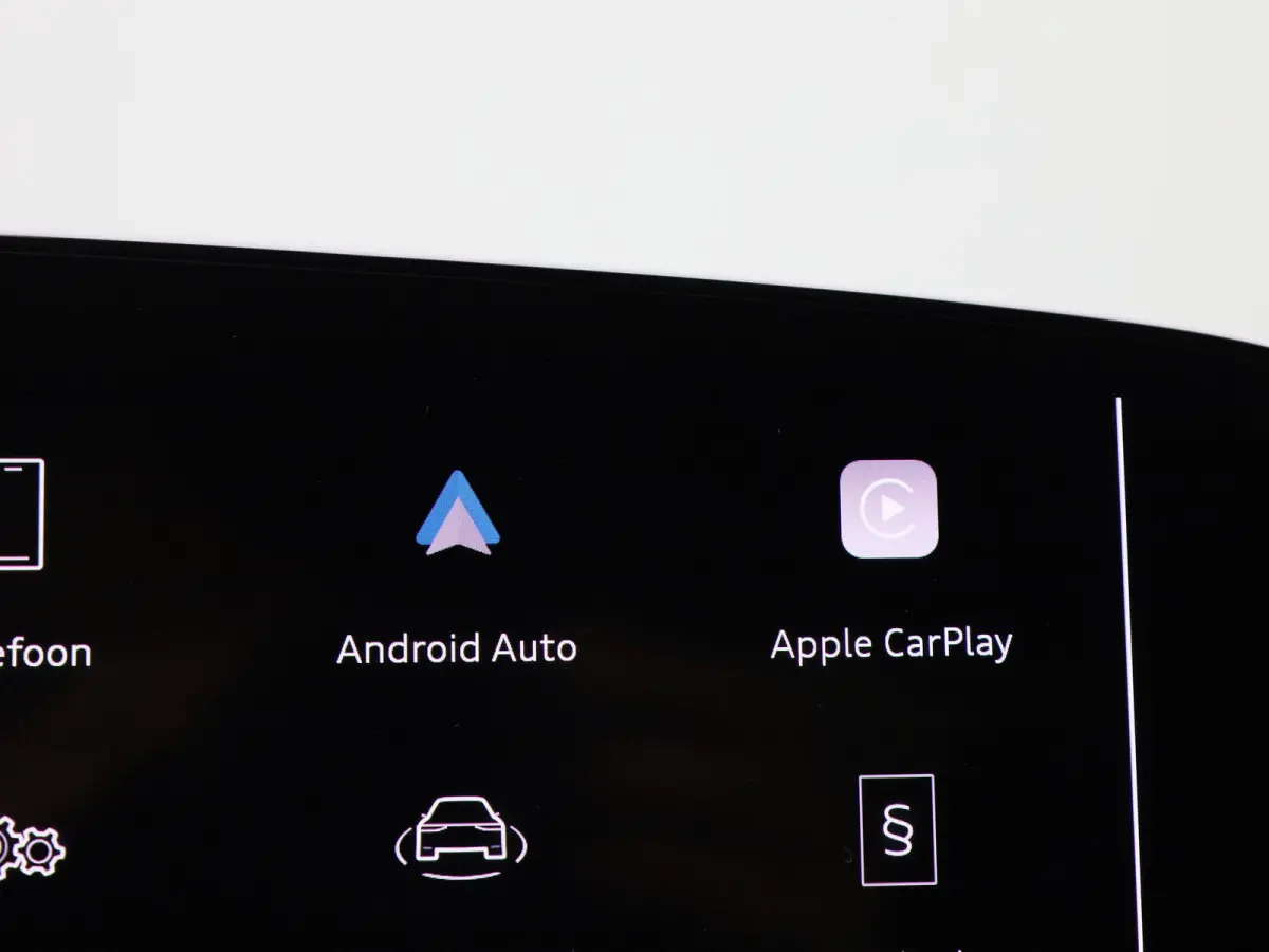 Avant 2.0 quattro S edition l Demo l Adaptive cruise control l Parkeersensoren l Achteruitrijcamera l Verwarmbare voorstoelen l Stoelen voor, elekt. verstelb. l Navigatie l Apple Carplay / A