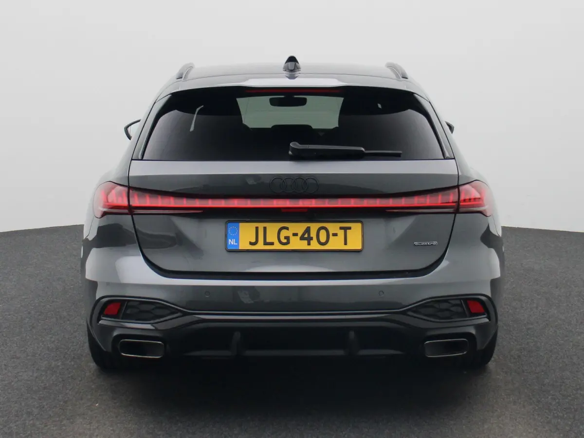 Avant 2.0 quattro S edition l Demo l Adaptive cruise control l Parkeersensoren l Achteruitrijcamera l Verwarmbare voorstoelen l Stoelen voor, elekt. verstelb. l Navigatie l Apple Carplay / A