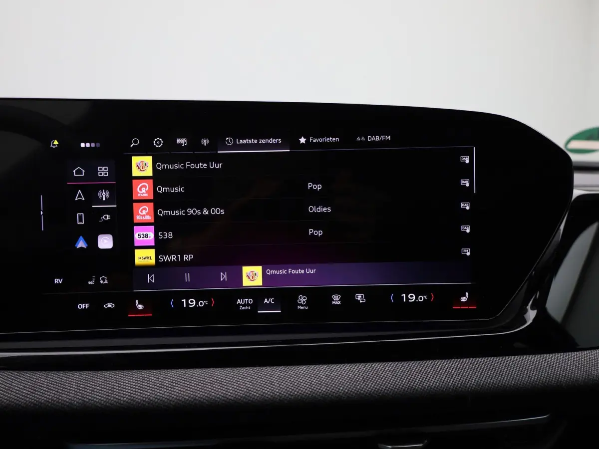 Avant 2.0 quattro S edition l Demo l Adaptive cruise control l Parkeersensoren l Achteruitrijcamera l Verwarmbare voorstoelen l Stoelen voor, elekt. verstelb. l Navigatie l Apple Carplay / A