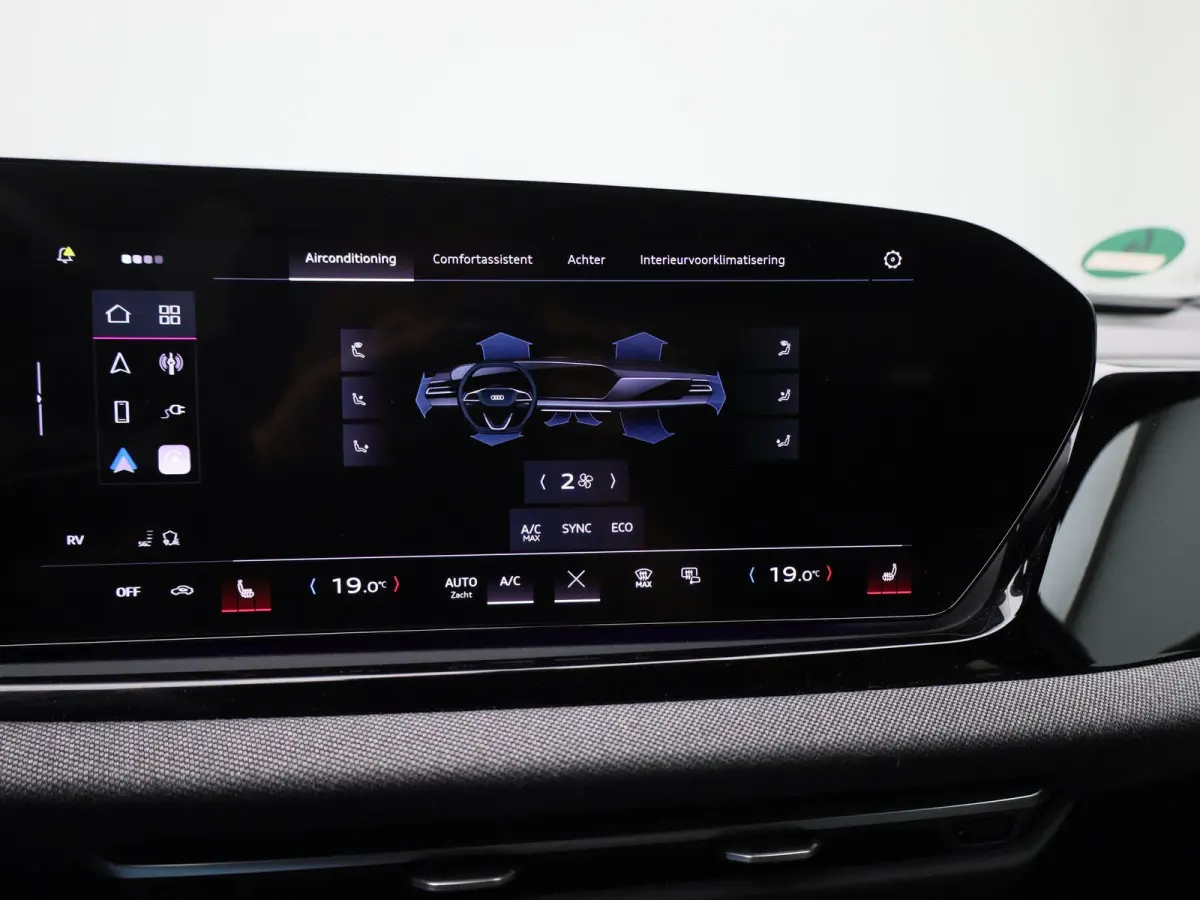 Avant 2.0 quattro S edition l Demo l Adaptive cruise control l Parkeersensoren l Achteruitrijcamera l Verwarmbare voorstoelen l Stoelen voor, elekt. verstelb. l Navigatie l Apple Carplay / A