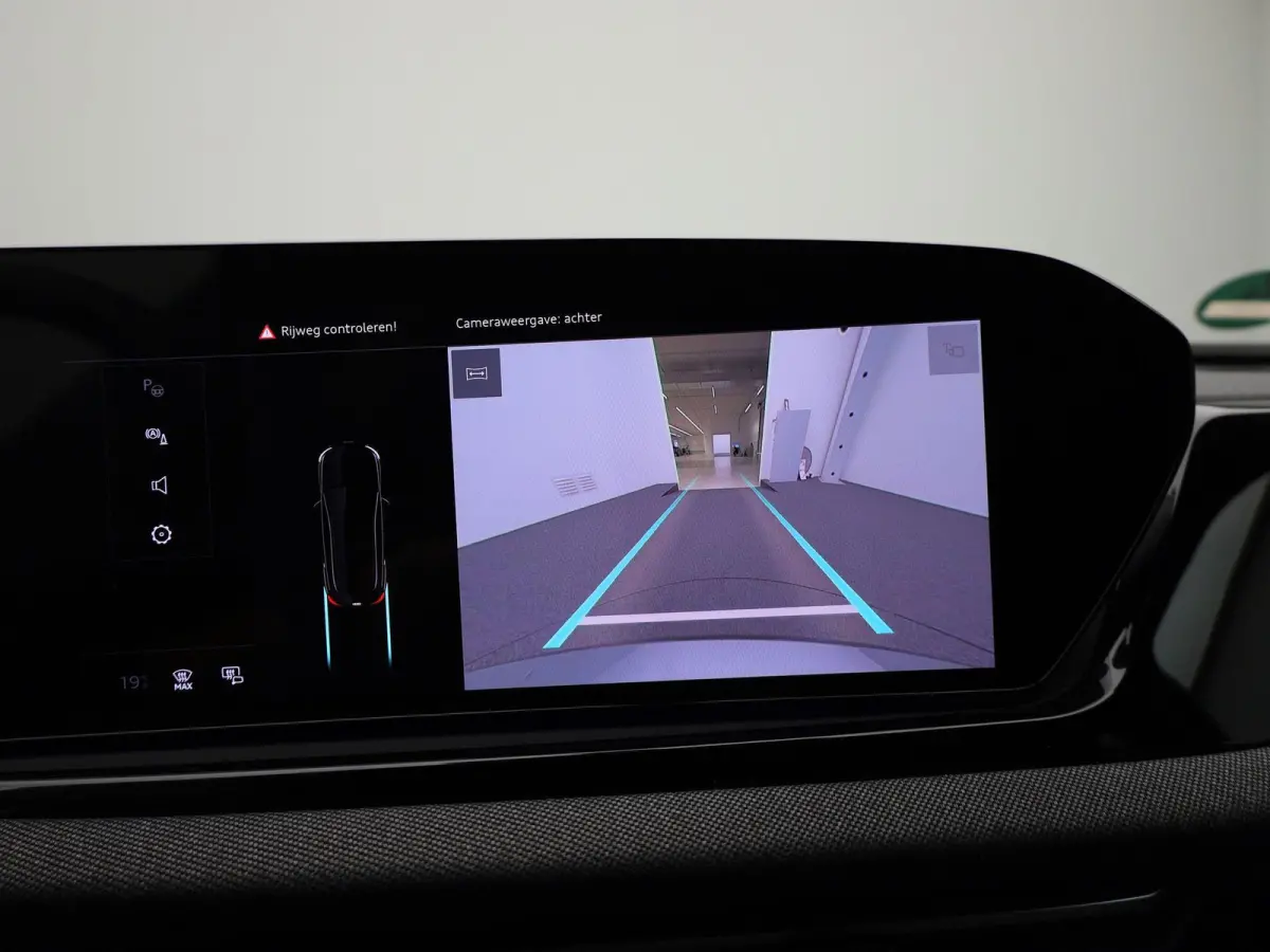 Avant 2.0 quattro S edition l Demo l Adaptive cruise control l Parkeersensoren l Achteruitrijcamera l Verwarmbare voorstoelen l Stoelen voor, elekt. verstelb. l Navigatie l Apple Carplay / A