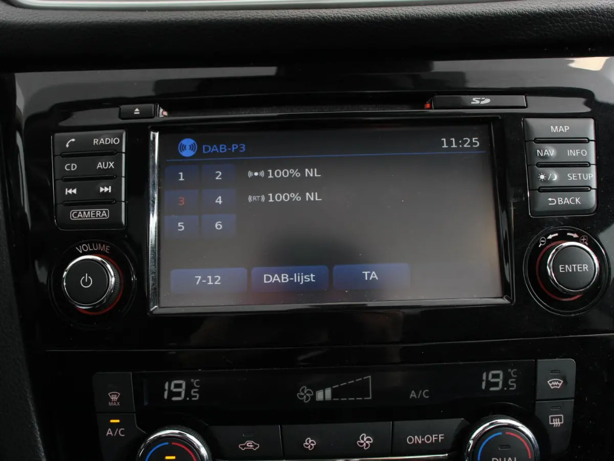 1.2 Tekna Airco Cruise control LED Parkeersensoren Camera Radio Lichtmetalen velgen Verwarmde voorstoelen Panorama dak Trekhaak Afneembaar APK 9-7-2027!