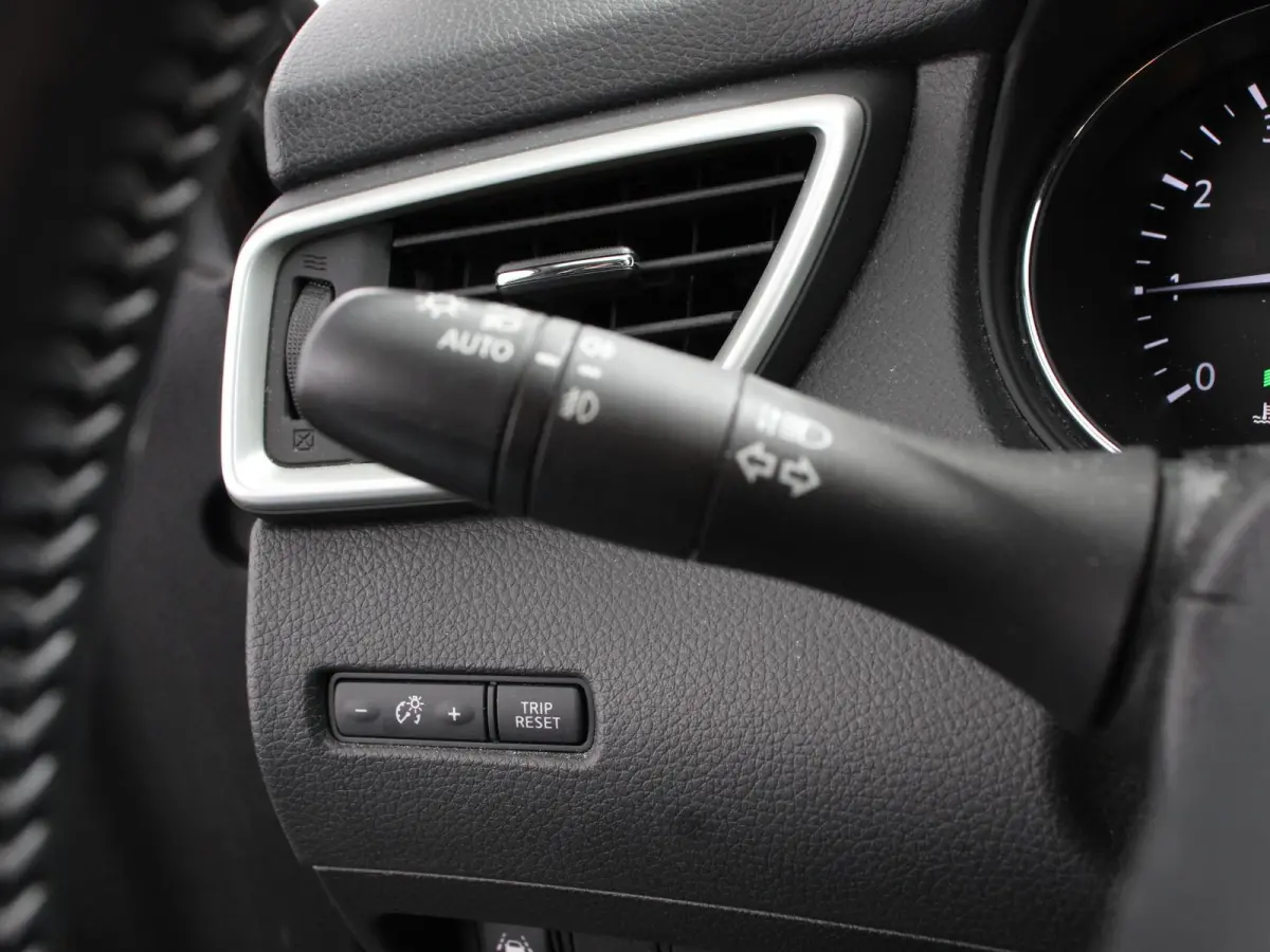 1.2 Tekna Airco Cruise control LED Parkeersensoren Camera Radio Lichtmetalen velgen Verwarmde voorstoelen Panorama dak Trekhaak Afneembaar APK 9-7-2027!