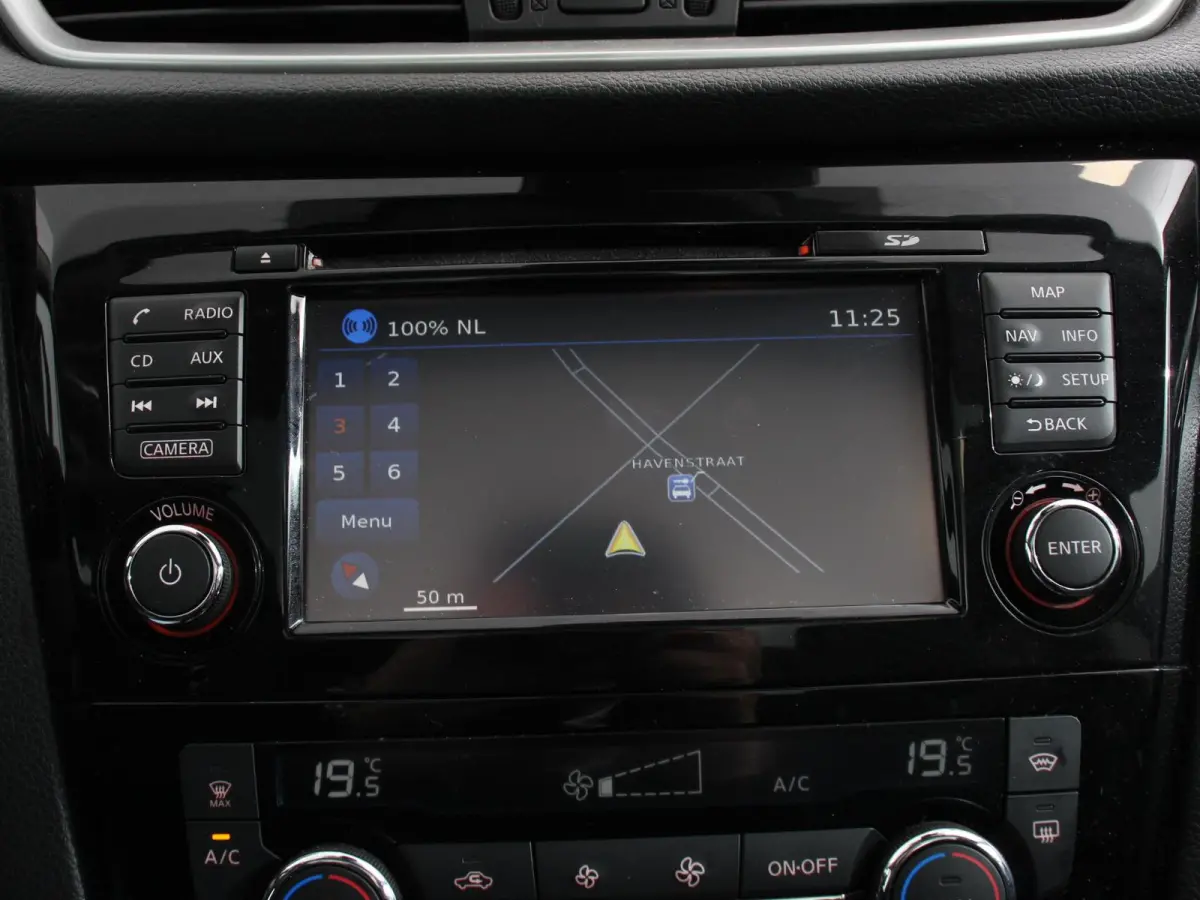 1.2 Tekna Airco Cruise control LED Parkeersensoren Camera Radio Lichtmetalen velgen Verwarmde voorstoelen Panorama dak Trekhaak Afneembaar APK 9-7-2027!