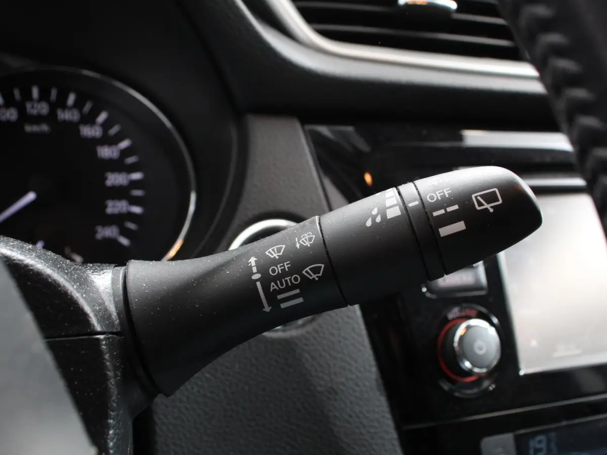 1.2 Tekna Airco Cruise control LED Parkeersensoren Camera Radio Lichtmetalen velgen Verwarmde voorstoelen Panorama dak Trekhaak Afneembaar APK 9-7-2027!