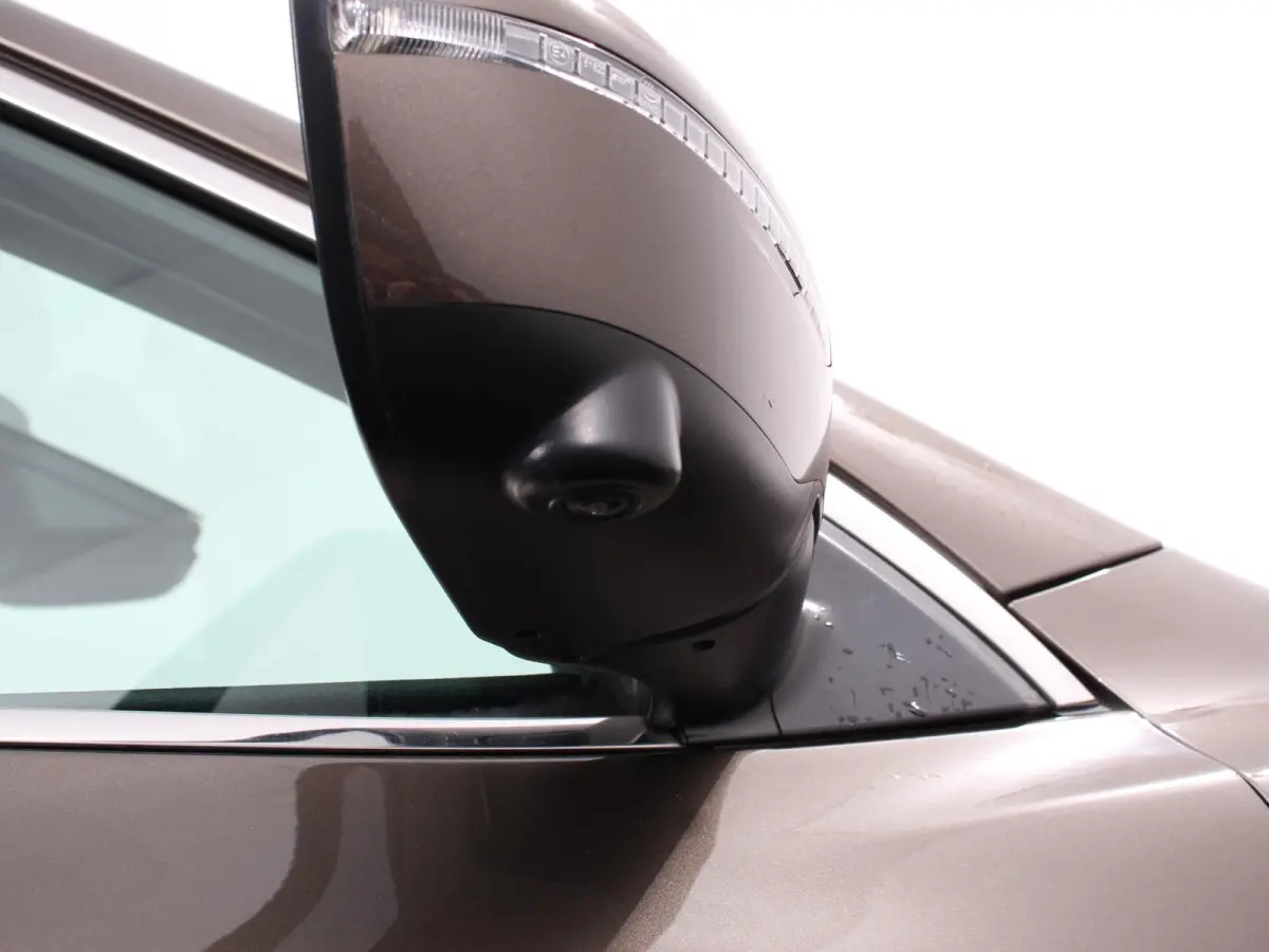 1.2 Tekna Airco Cruise control LED Parkeersensoren Camera Radio Lichtmetalen velgen Verwarmde voorstoelen Panorama dak Trekhaak Afneembaar APK 9-7-2027!