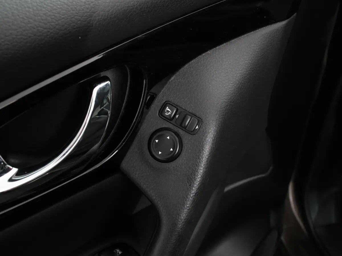 1.2 Tekna Airco Cruise control LED Parkeersensoren Camera Radio Lichtmetalen velgen Verwarmde voorstoelen Panorama dak Trekhaak Afneembaar APK 9-7-2027!