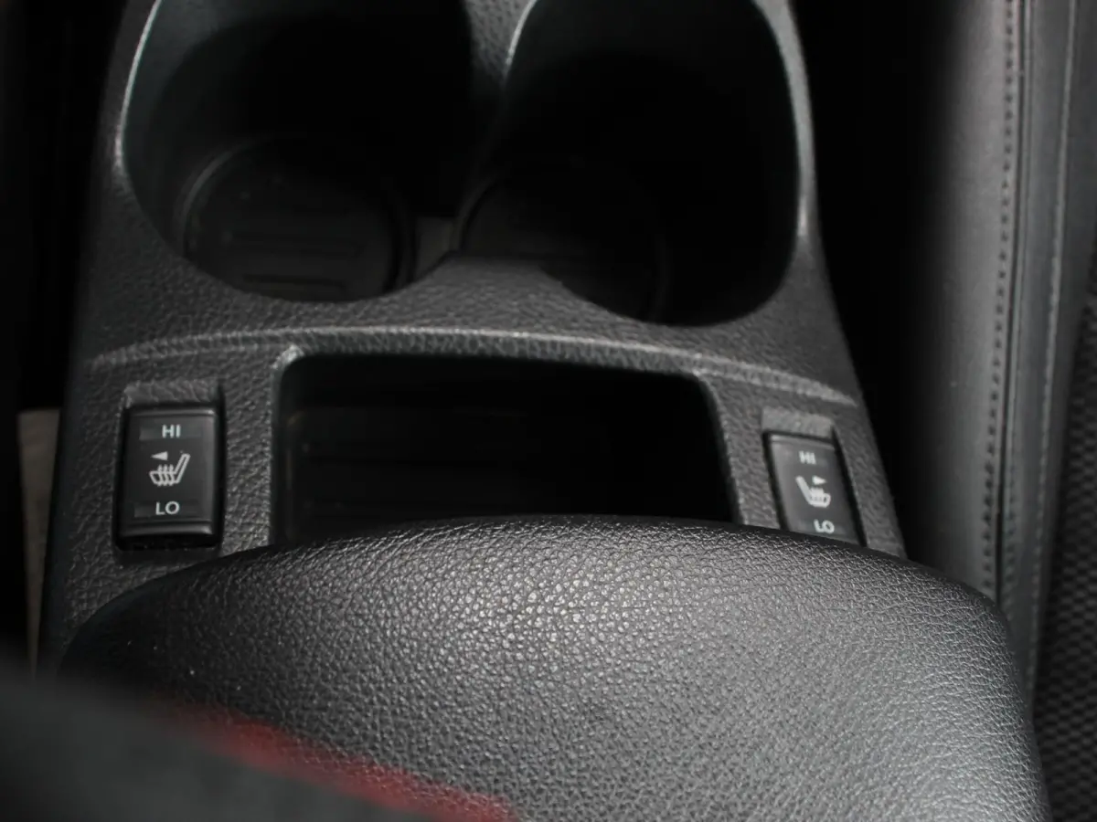 1.2 Tekna Airco Cruise control LED Parkeersensoren Camera Radio Lichtmetalen velgen Verwarmde voorstoelen Panorama dak Trekhaak Afneembaar APK 9-7-2027!