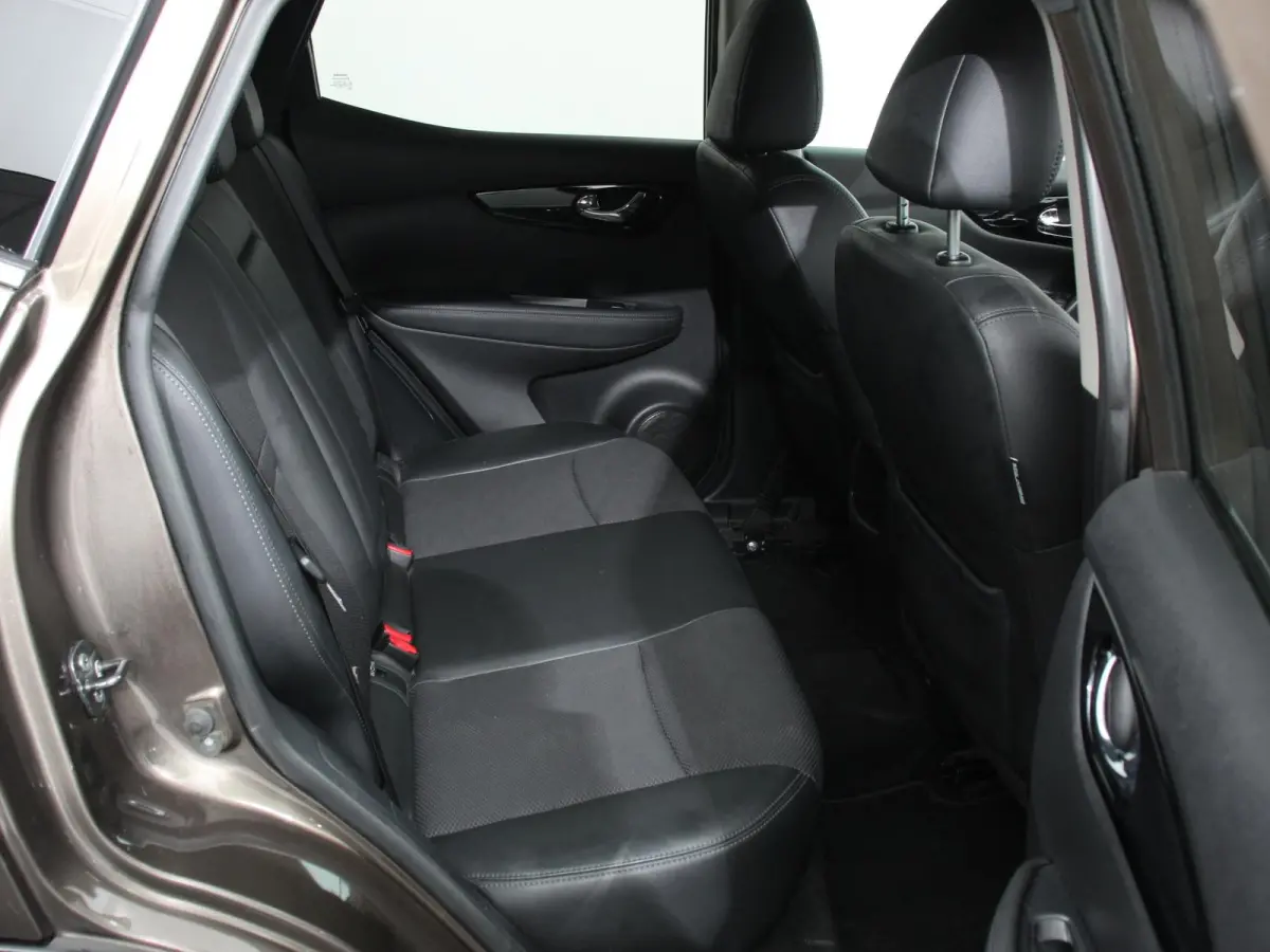 1.2 Tekna Airco Cruise control LED Parkeersensoren Camera Radio Lichtmetalen velgen Verwarmde voorstoelen Panorama dak Trekhaak Afneembaar APK 9-7-2027!