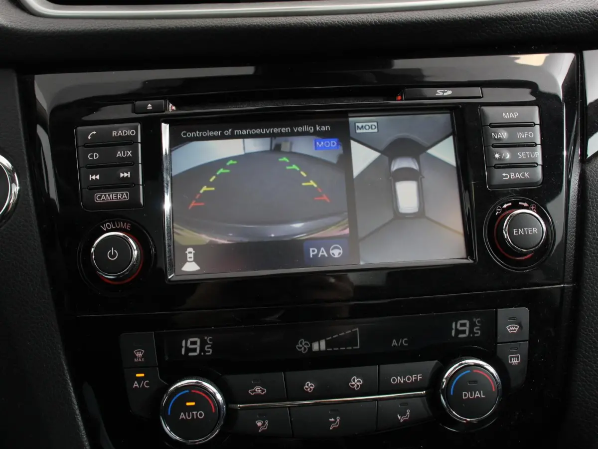 1.2 Tekna Airco Cruise control LED Parkeersensoren Camera Radio Lichtmetalen velgen Verwarmde voorstoelen Panorama dak Trekhaak Afneembaar APK 9-7-2027!