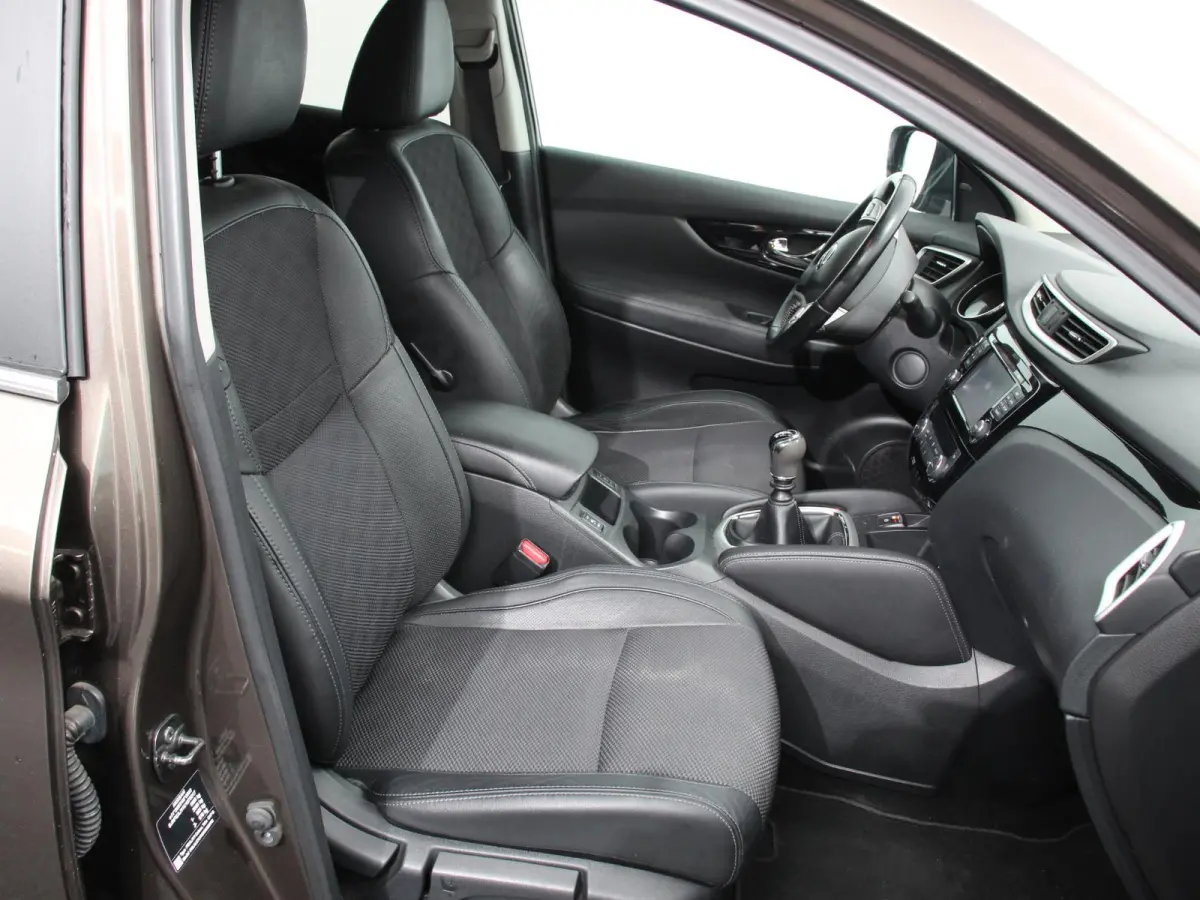 1.2 Tekna Airco Cruise control LED Parkeersensoren Camera Radio Lichtmetalen velgen Verwarmde voorstoelen Panorama dak Trekhaak Afneembaar APK 9-7-2027!