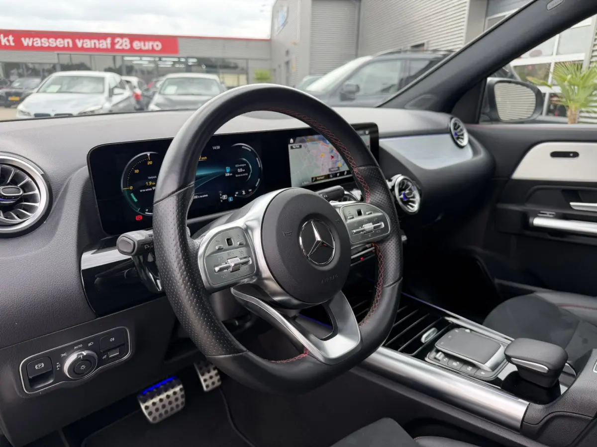 250 225 PK 4MATIC AMG Line Panoramadak Achteruitrijcamera DAB Carplay 19 inch velgen Ambienteverlichting