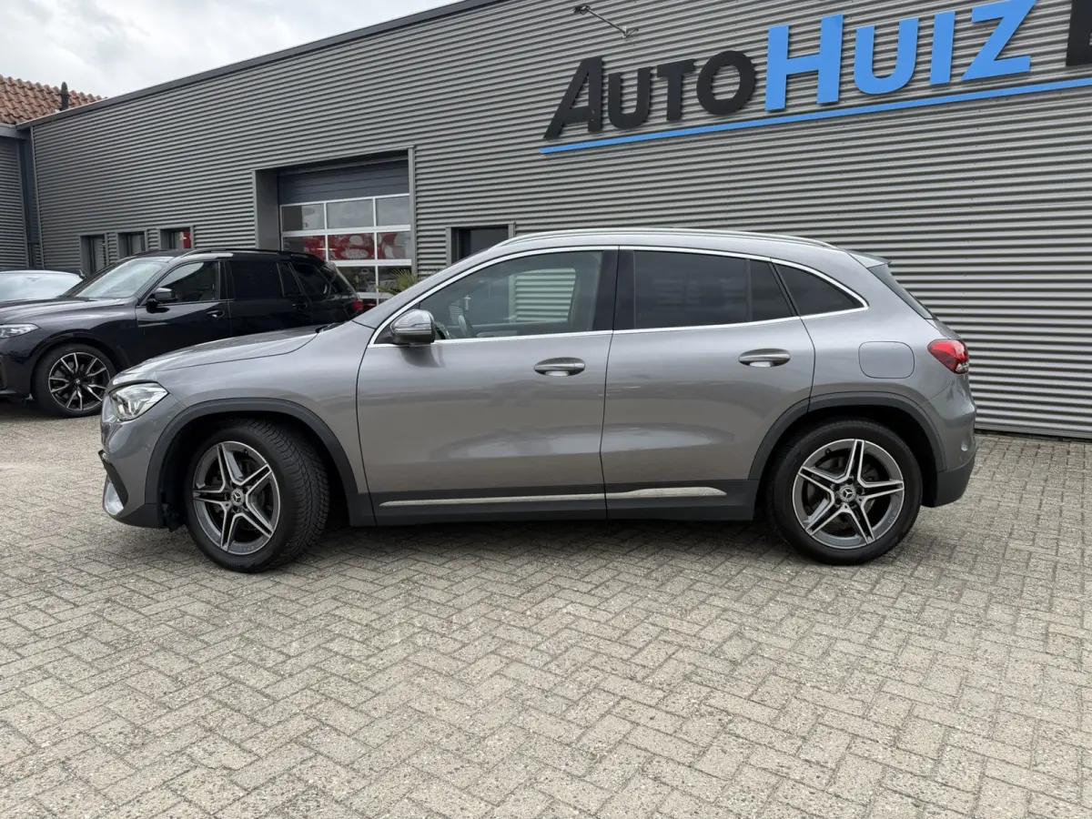 250 225 PK 4MATIC AMG Line Panoramadak Achteruitrijcamera DAB Carplay 19 inch velgen Ambienteverlichting