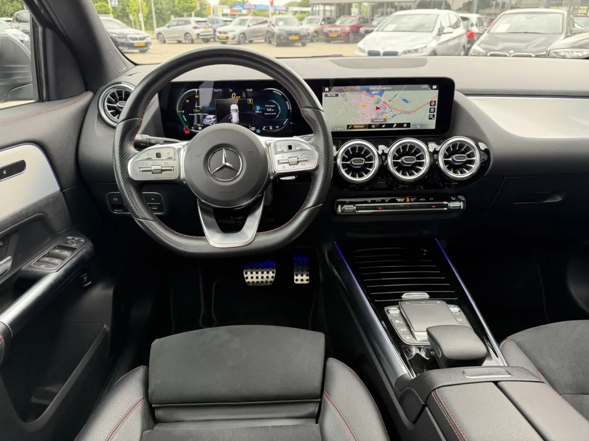 250 225 PK 4MATIC AMG Line Panoramadak Achteruitrijcamera DAB Carplay 19 inch velgen Ambienteverlichting