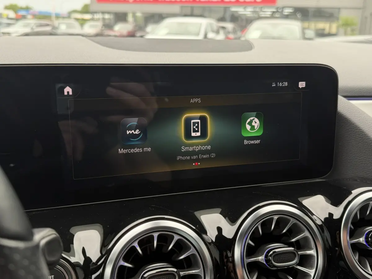 250 225 PK 4MATIC AMG Line Panoramadak Achteruitrijcamera DAB Carplay 19 inch velgen Ambienteverlichting
