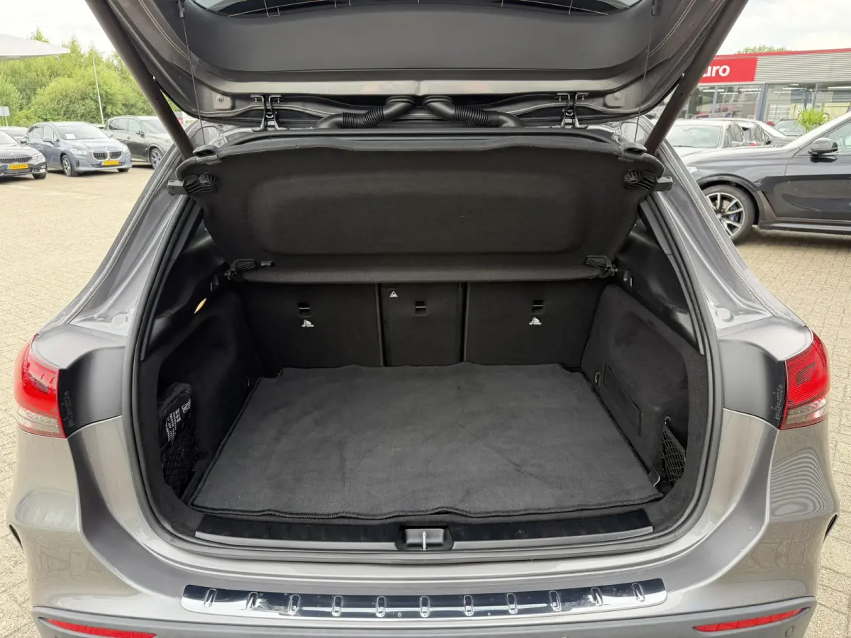 250 225 PK 4MATIC AMG Line Panoramadak Achteruitrijcamera DAB Carplay 19 inch velgen Ambienteverlichting