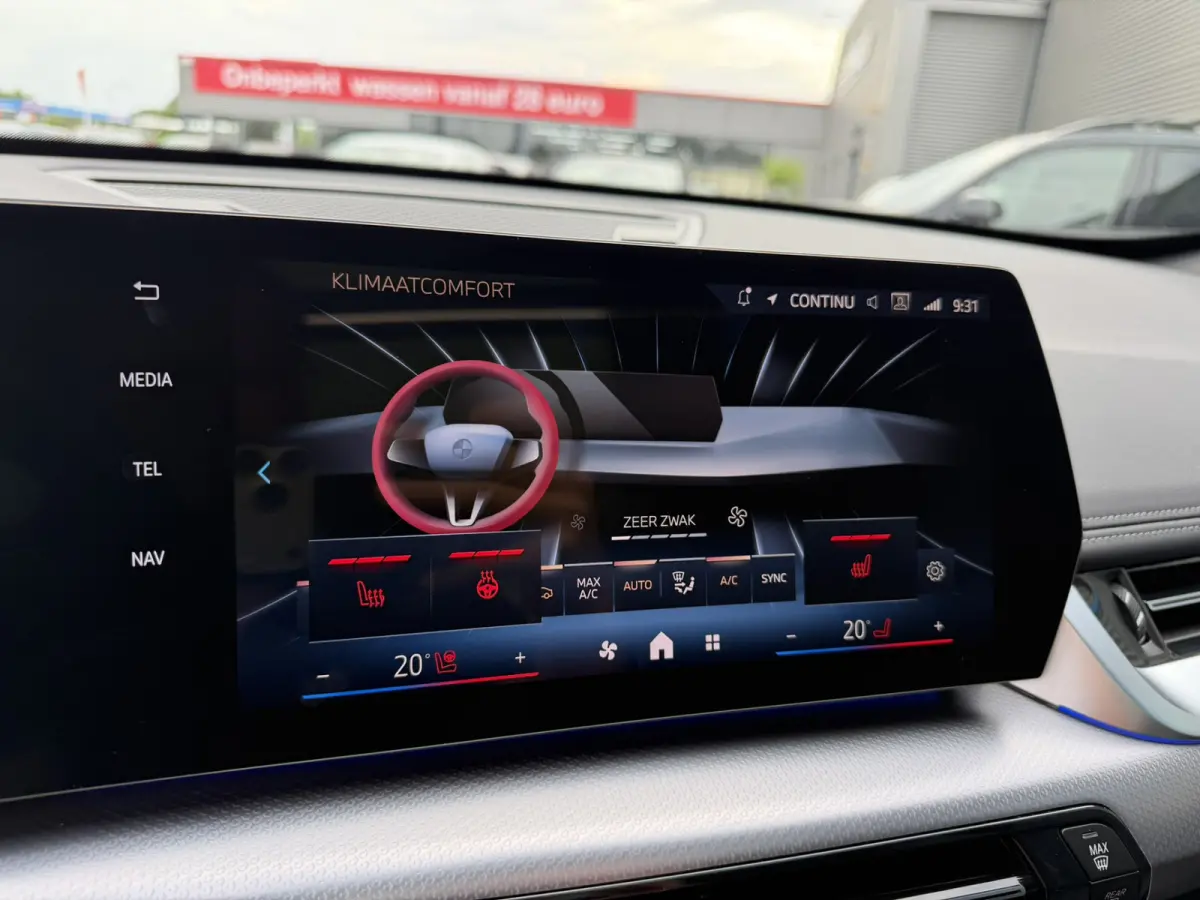 xDrive23i M Sport Panoramadak Trekhaak Head-Up Display Leder ACC Stoelverwarming Harman-Kardon Carplay 360 Camera Stuurwielverwarming