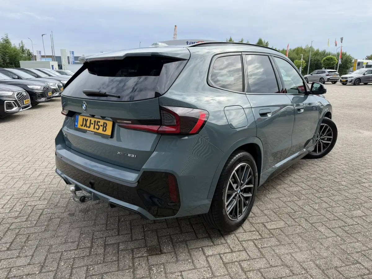 xDrive23i M Sport Panoramadak Trekhaak Head-Up Display Leder ACC Stoelverwarming Harman-Kardon Carplay 360 Camera Stuurwielverwarming