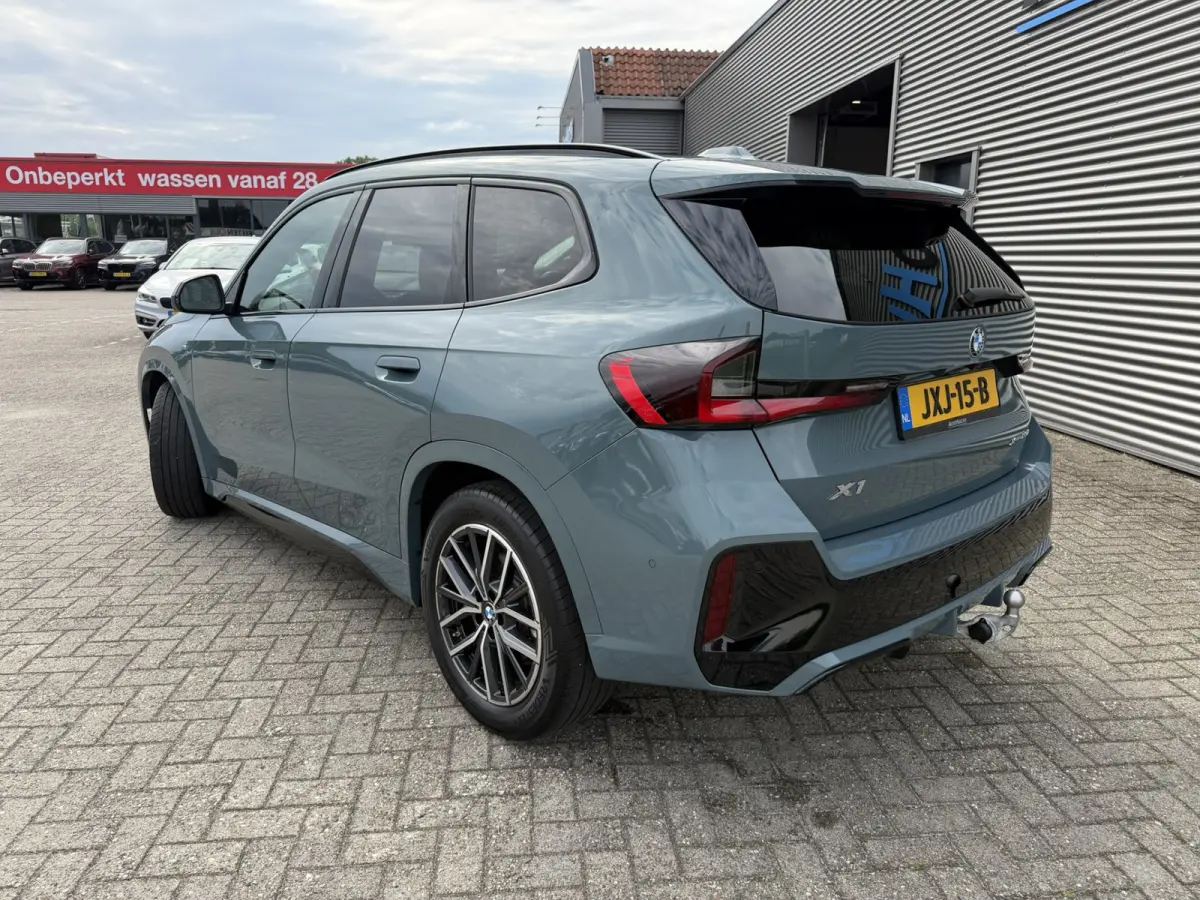 xDrive23i M Sport Panoramadak Trekhaak Head-Up Display Leder ACC Stoelverwarming Harman-Kardon Carplay 360 Camera Stuurwielverwarming