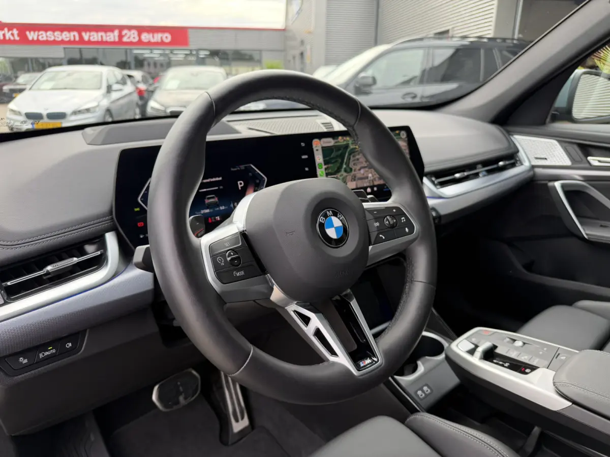 xDrive23i M Sport Panoramadak Trekhaak Head-Up Display Leder ACC Stoelverwarming Harman-Kardon Carplay 360 Camera Stuurwielverwarming