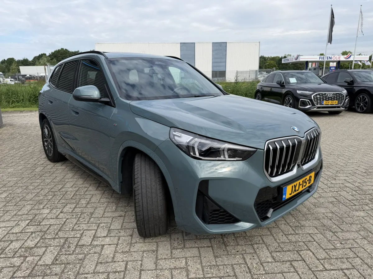 xDrive23i M Sport Panoramadak Trekhaak Head-Up Display Leder ACC Stoelverwarming Harman-Kardon Carplay 360 Camera Stuurwielverwarming