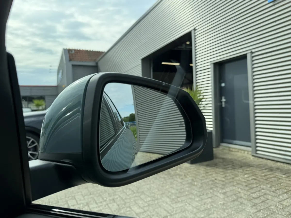 xDrive23i M Sport Panoramadak Trekhaak Head-Up Display Leder ACC Stoelverwarming Harman-Kardon Carplay 360 Camera Stuurwielverwarming