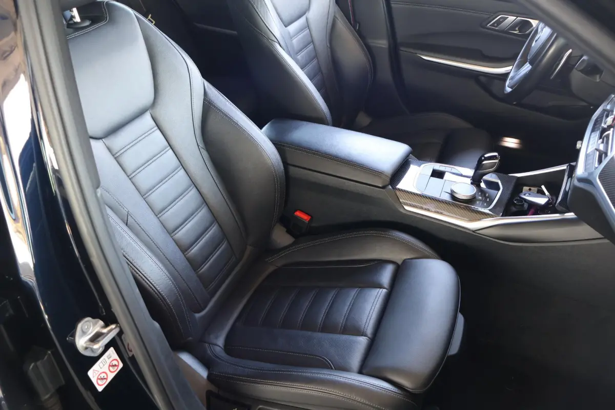 330e | M Sport Plus | Individual Nachtblau metallic | Glazen Panoramadak | Trekhaak Elektrisch | Carbon | Head-Up Display | Stoelverwarming | Leder | Camera | 19" M Dubbelspaak | PS |