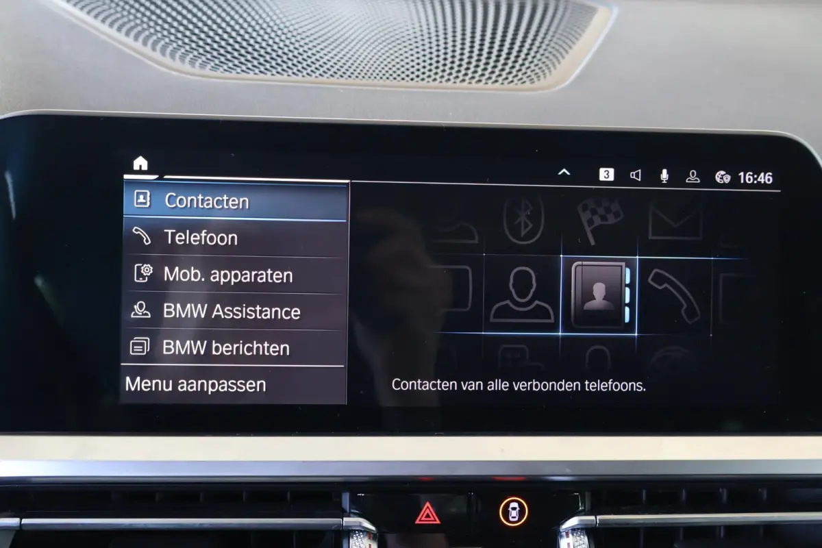 330e | M Sport Plus | Individual Nachtblau metallic | Glazen Panoramadak | Trekhaak Elektrisch | Carbon | Head-Up Display | Stoelverwarming | Leder | Camera | 19" M Dubbelspaak | PS |