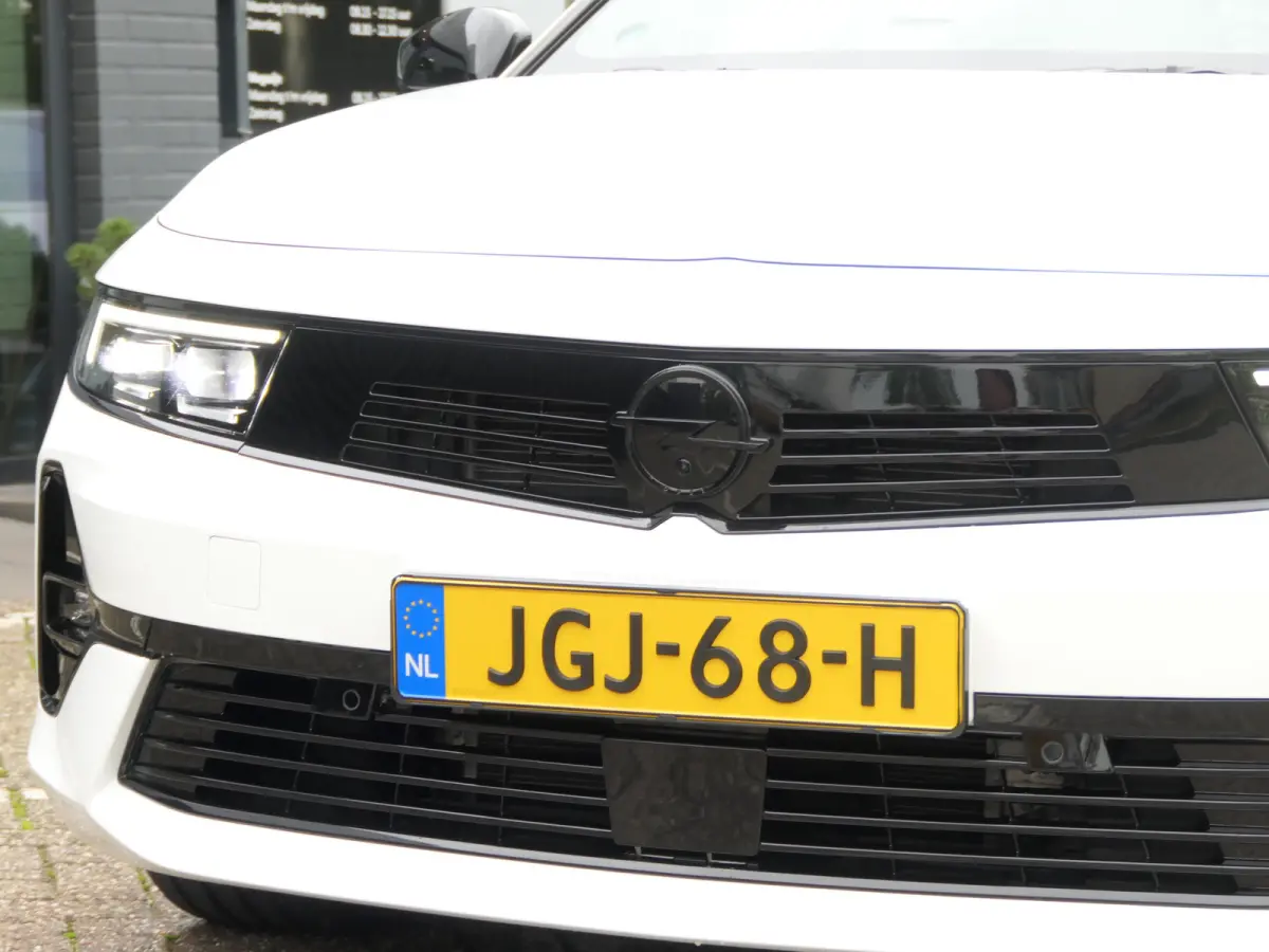 ST 1.6 Turbo 180pk Plug In Hybrid Ultimate | Panoramadak | Trekhaak | 18'' LMV