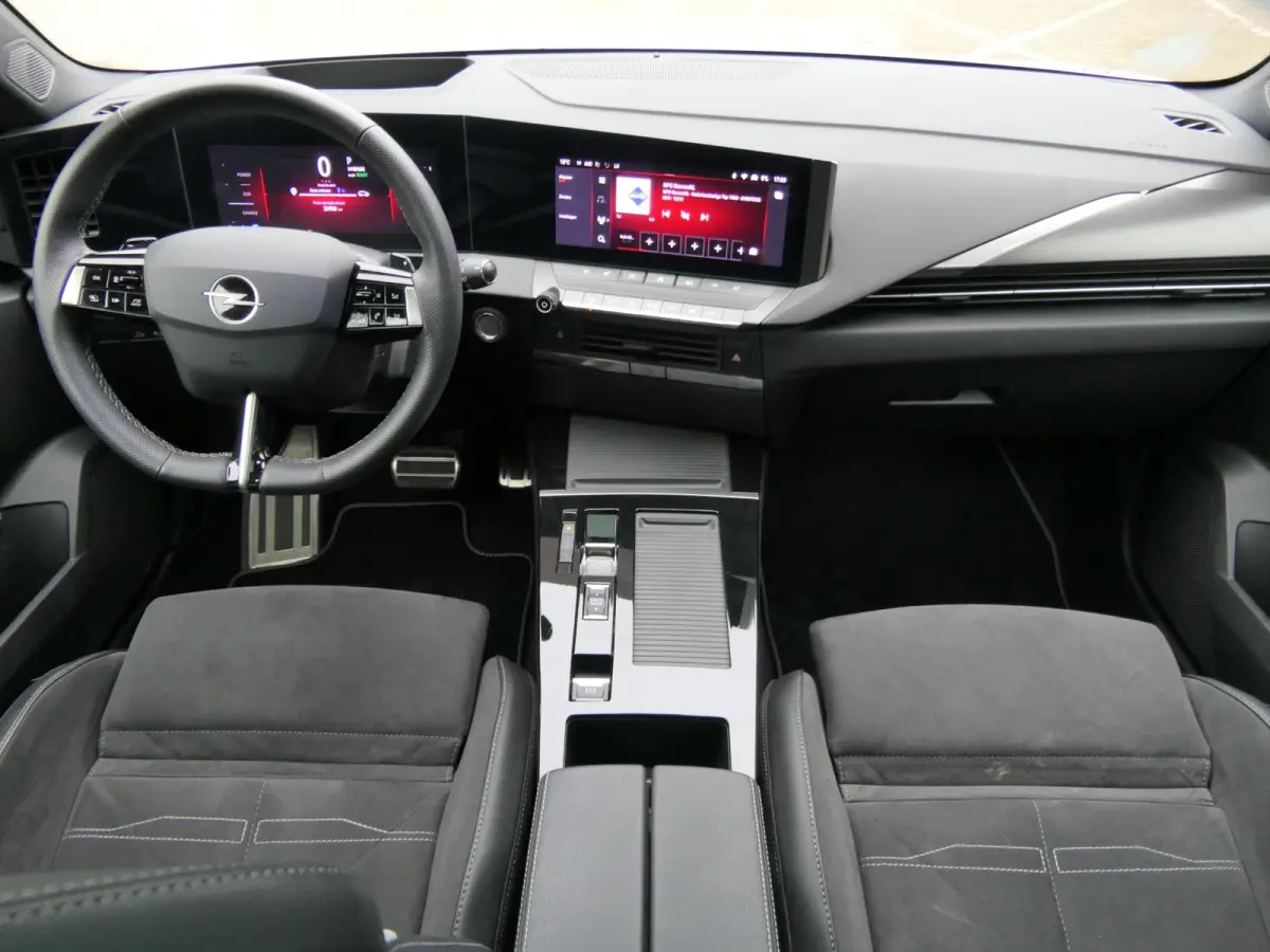 ST 1.6 Turbo 180pk Plug In Hybrid Ultimate | Panoramadak | Trekhaak | 18'' LMV