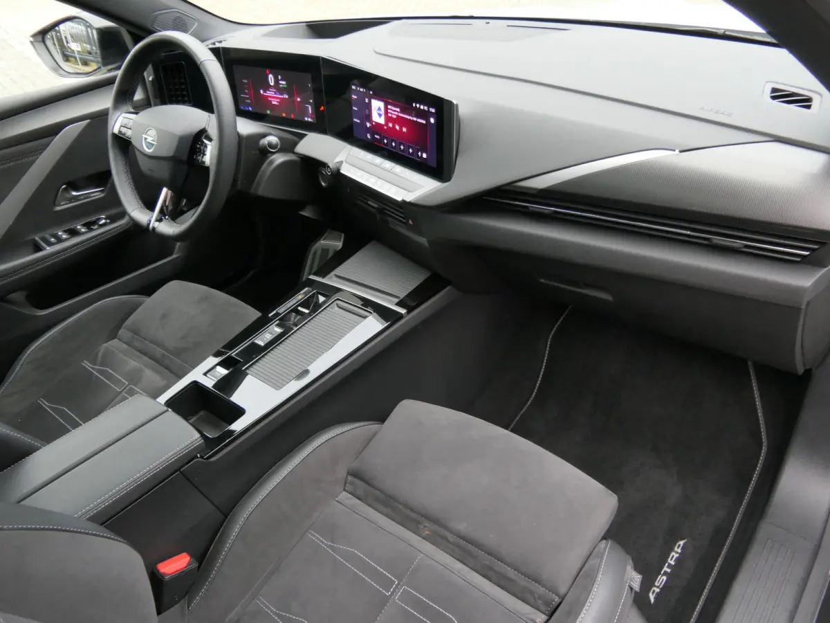 ST 1.6 Turbo 180pk Plug In Hybrid Ultimate | Panoramadak | Trekhaak | 18'' LMV
