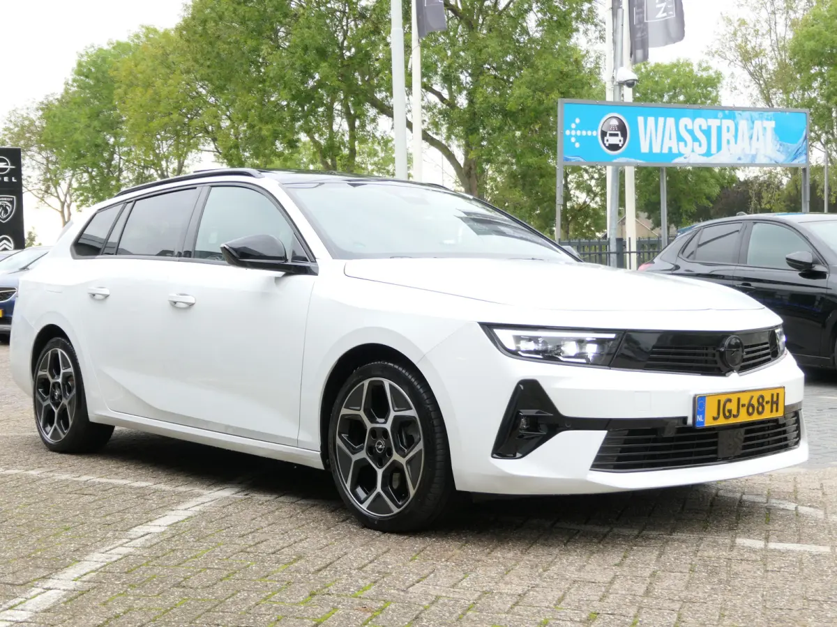 ST 1.6 Turbo 180pk Plug In Hybrid Ultimate | Panoramadak | Trekhaak | 18'' LMV