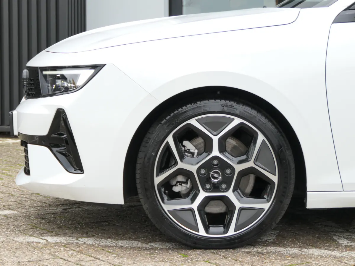 ST 1.6 Turbo 180pk Plug In Hybrid Ultimate | Panoramadak | Trekhaak | 18'' LMV