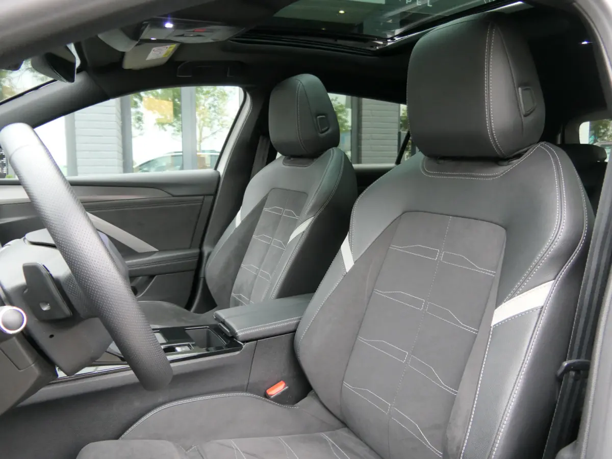 ST 1.6 Turbo 180pk Plug In Hybrid Ultimate | Panoramadak | Trekhaak | 18'' LMV