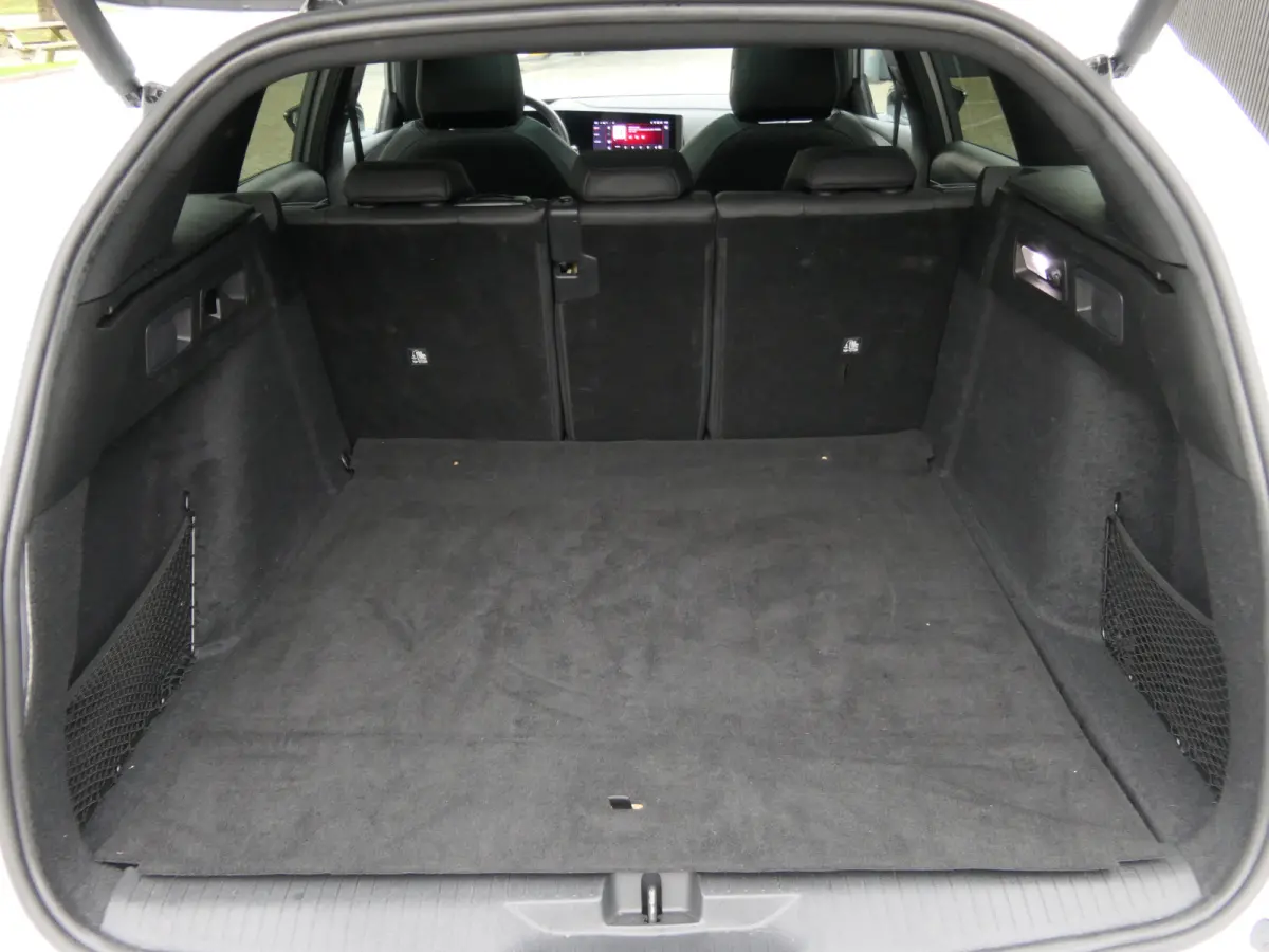 ST 1.6 Turbo 180pk Plug In Hybrid Ultimate | Panoramadak | Trekhaak | 18'' LMV