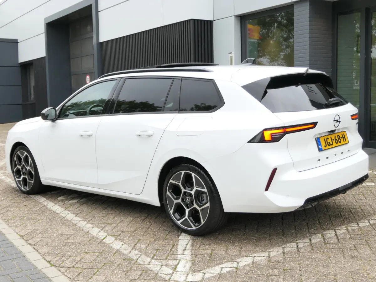 ST 1.6 Turbo 180pk Plug In Hybrid Ultimate | Panoramadak | Trekhaak | 18'' LMV