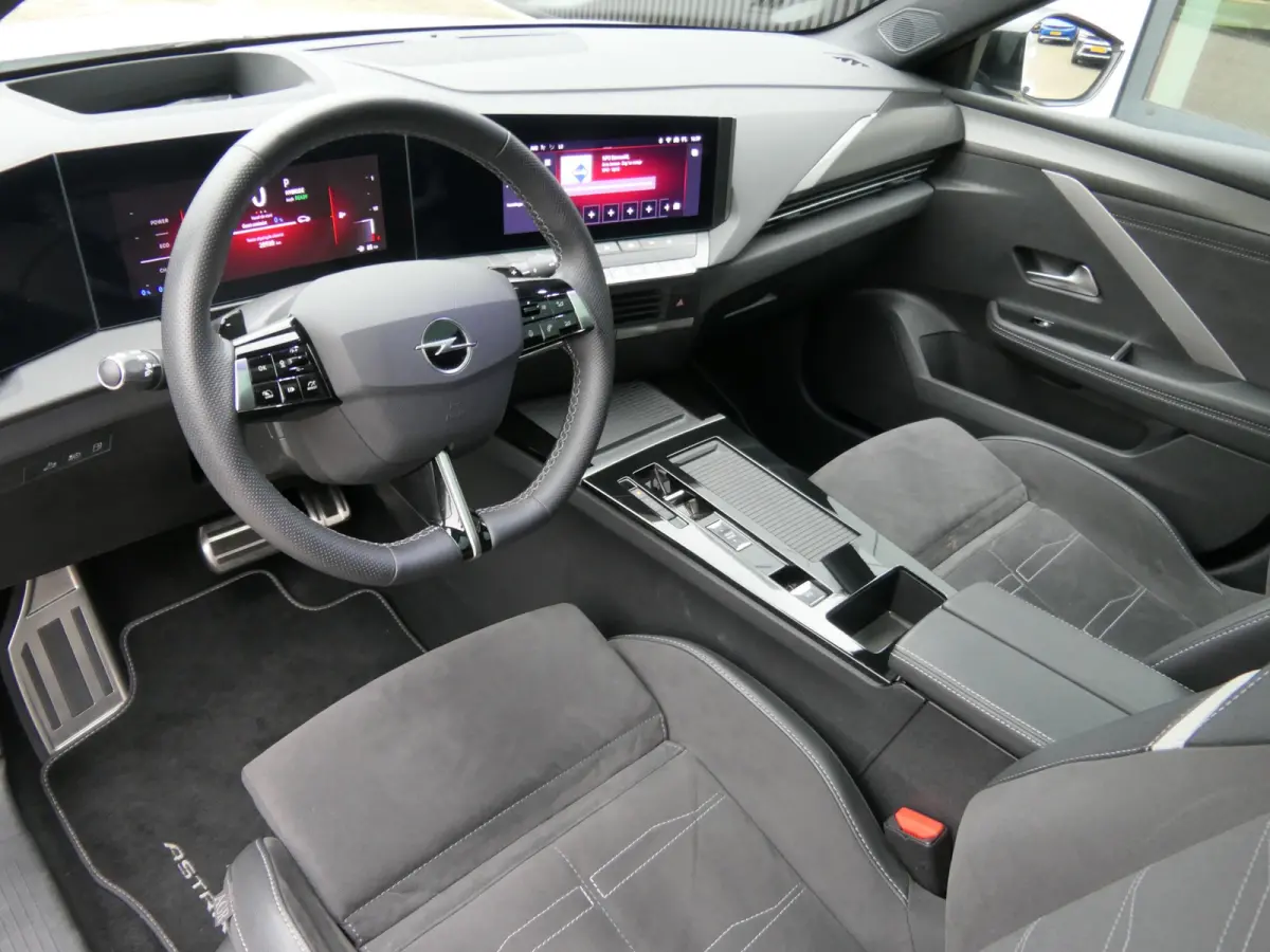 ST 1.6 Turbo 180pk Plug In Hybrid Ultimate | Panoramadak | Trekhaak | 18'' LMV