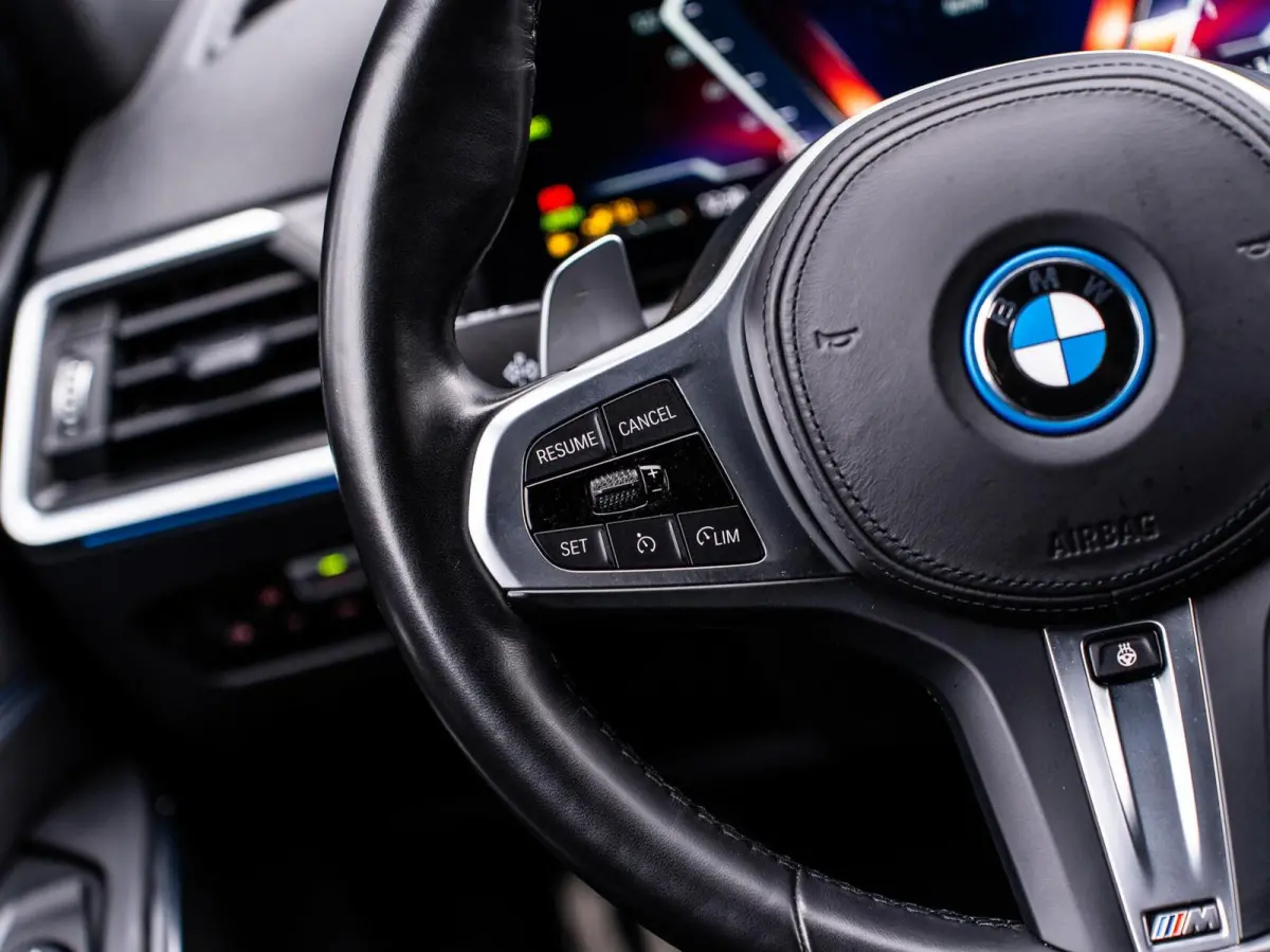 330e xDrive|M-PAKKET|PANO|TREKHAAK|19''
