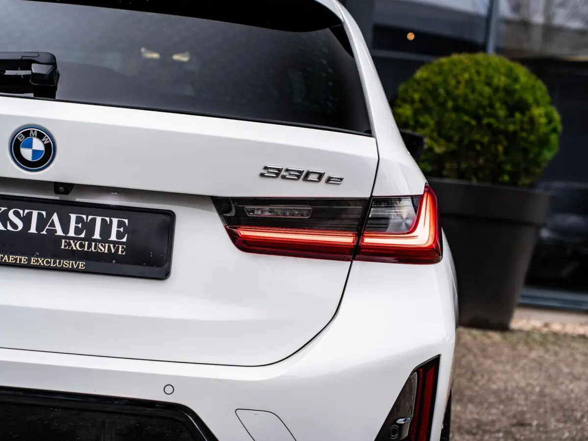 330e xDrive|M-PAKKET|PANO|TREKHAAK|19''