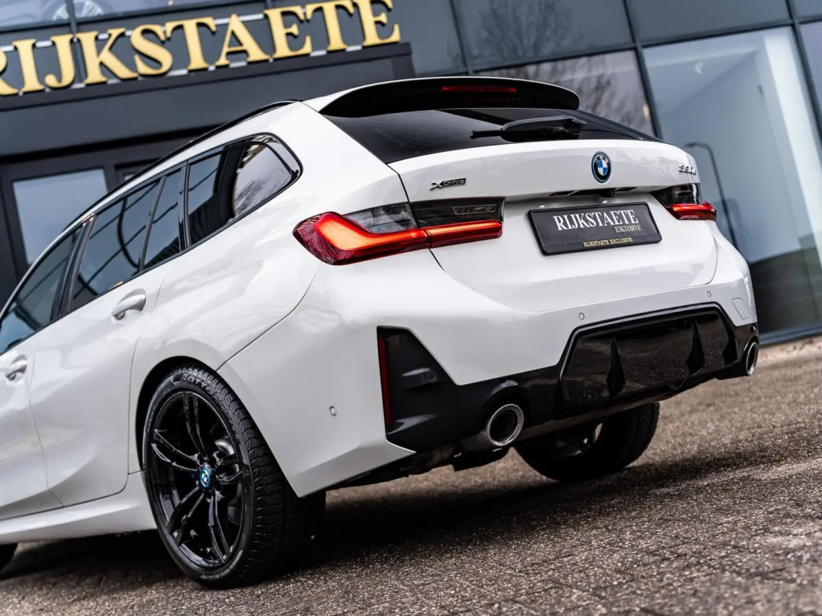 330e xDrive|M-PAKKET|PANO|TREKHAAK|19''