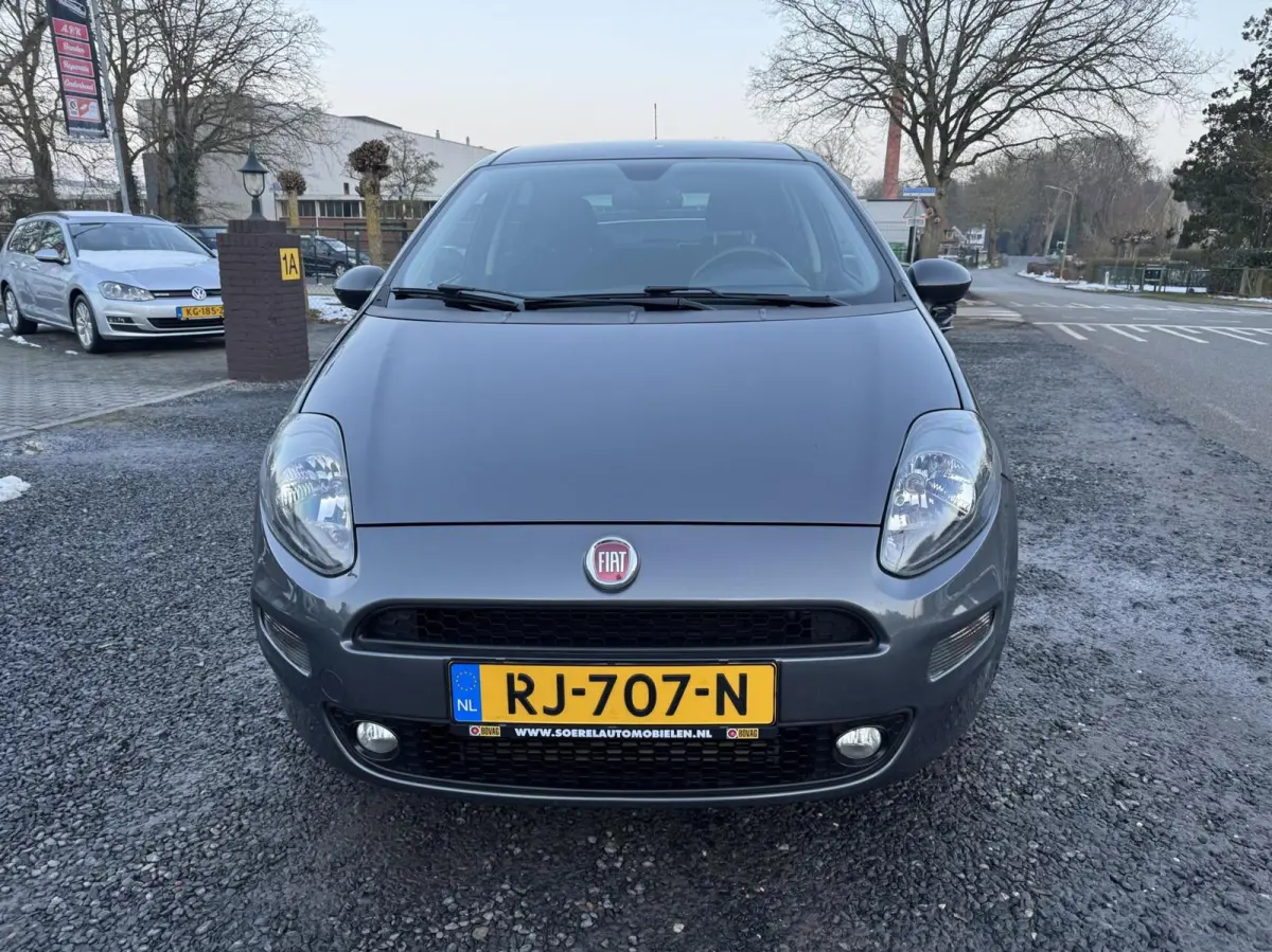 0.9 TwinAir Sempre 5 deurs onderh aanwezig