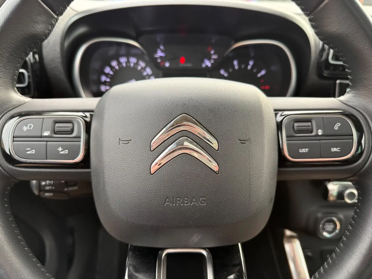 1.2 PureTech Shine 130pk Automaat - Noir Perla Nera - Panorama schuifdak/Carplay