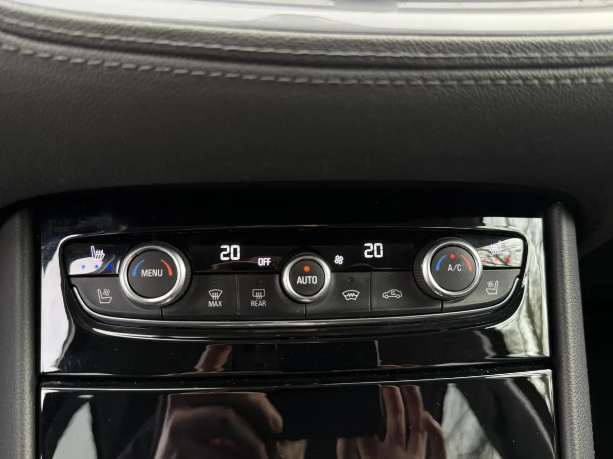 1.6 Turbo Hybrid4 244 PK Business Executive|SOH 99%!|Leer|Elek.Stoel|Camera|Keyless|Stoelverwaming/ventilatie|Carplay|Cruise|