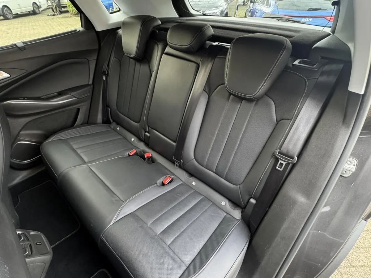 1.6 Turbo Hybrid4 244 PK Business Executive|SOH 99%!|Leer|Elek.Stoel|Camera|Keyless|Stoelverwaming/ventilatie|Carplay|Cruise|