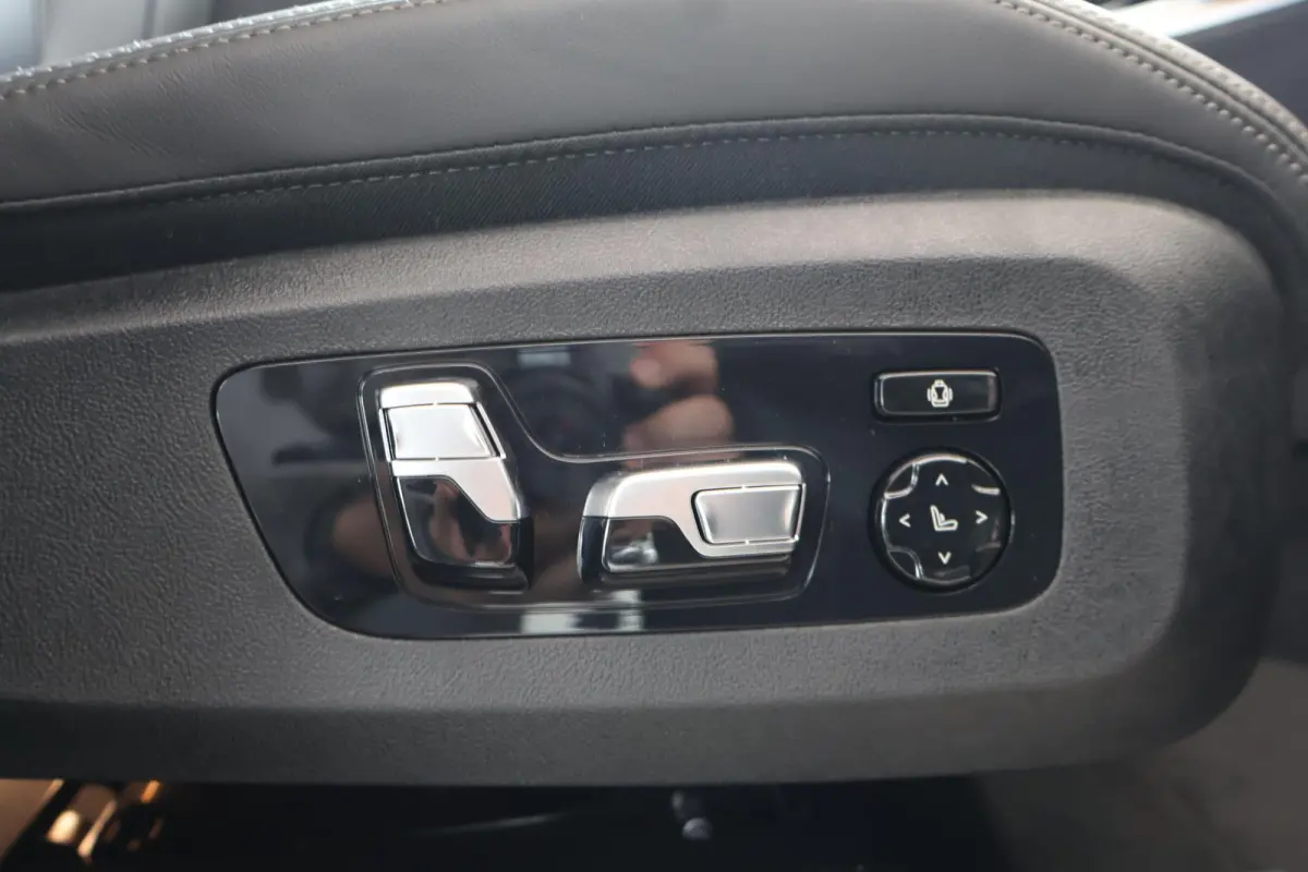 xDrive50e | SOH 100% |M Sport Pro | Driving Assistant Professional | Innovation Pack | Lederen Bekleding Merino