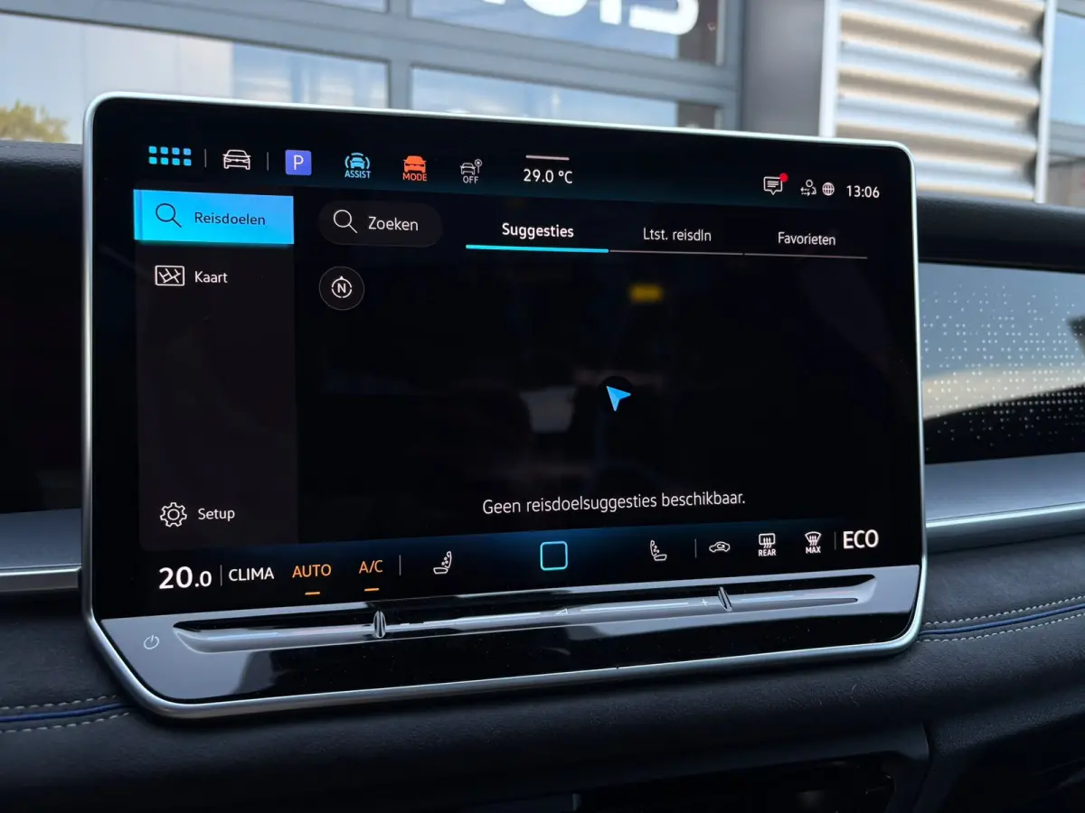 R-Line Edition | Trekhaak | 'App-Connect' draadloze smartphone integratie | Automatische afstandsregeling (Adaptive Cruise Control) | Buitenspiegels elektrisch instel-, verwarm- en inklapbaa