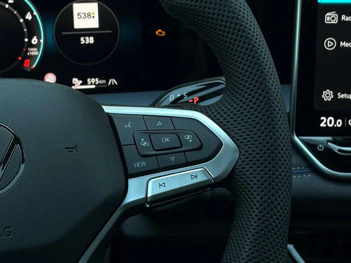 R-Line Edition | Trekhaak | 'App-Connect' draadloze smartphone integratie | Automatische afstandsregeling (Adaptive Cruise Control) | Buitenspiegels elektrisch instel-, verwarm- en inklapbaa