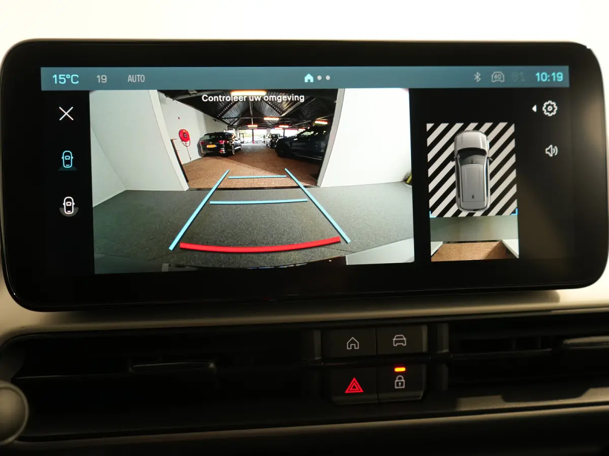 Summit | 10,25" Infotainment met draadloos Apple Carplay en Android Auto | 18" Diamond Cut lichtmetalen velgen | 360 parkeersensoren